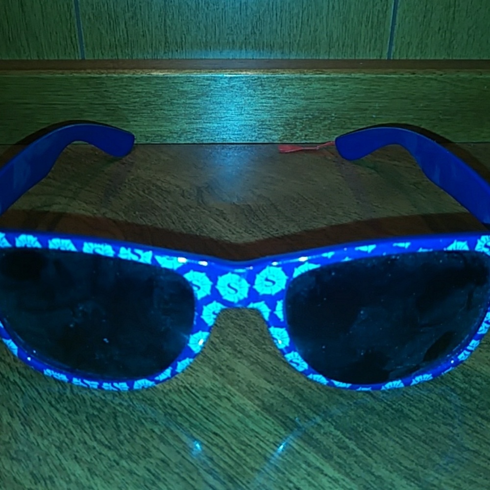 3 sunglasses - Picture 2 of 4
